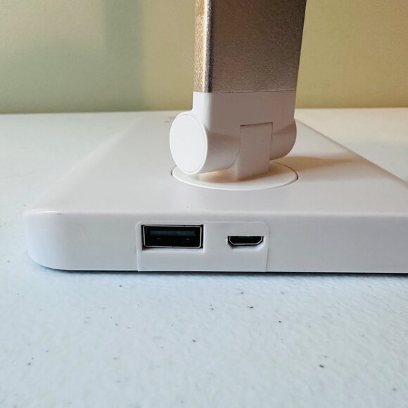 LED Foldable Desk Lamp With Adjustable Rotatable Arm and Adjustable Brightness - Picture 5 of 16